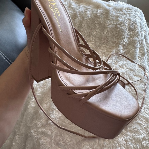 Chic Nude Strappy Platform Heels - Picture 2 of 4